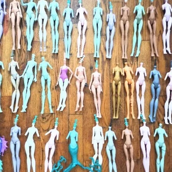 Monster High Ever after High lot of 100 doll bodies - Picture 2 of 10